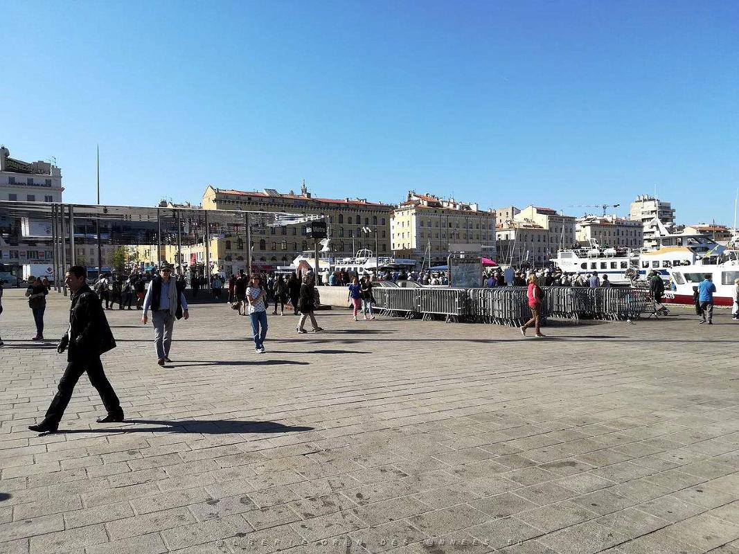 001- Marseille Vieux-Port.jpg